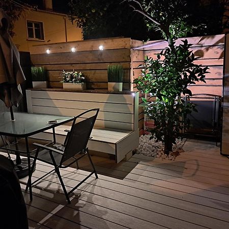 Seduisant Studio Avec Cour Privative La Crau Dış mekan fotoğraf