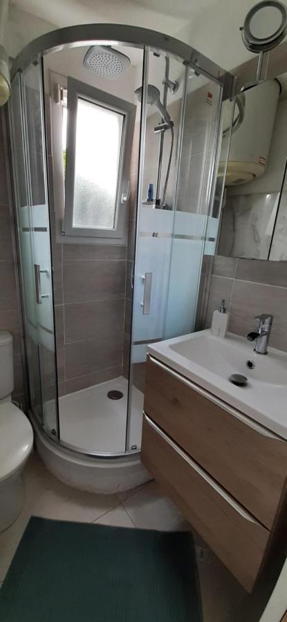 Seduisant Studio Avec Cour Privative La Crau Dış mekan fotoğraf