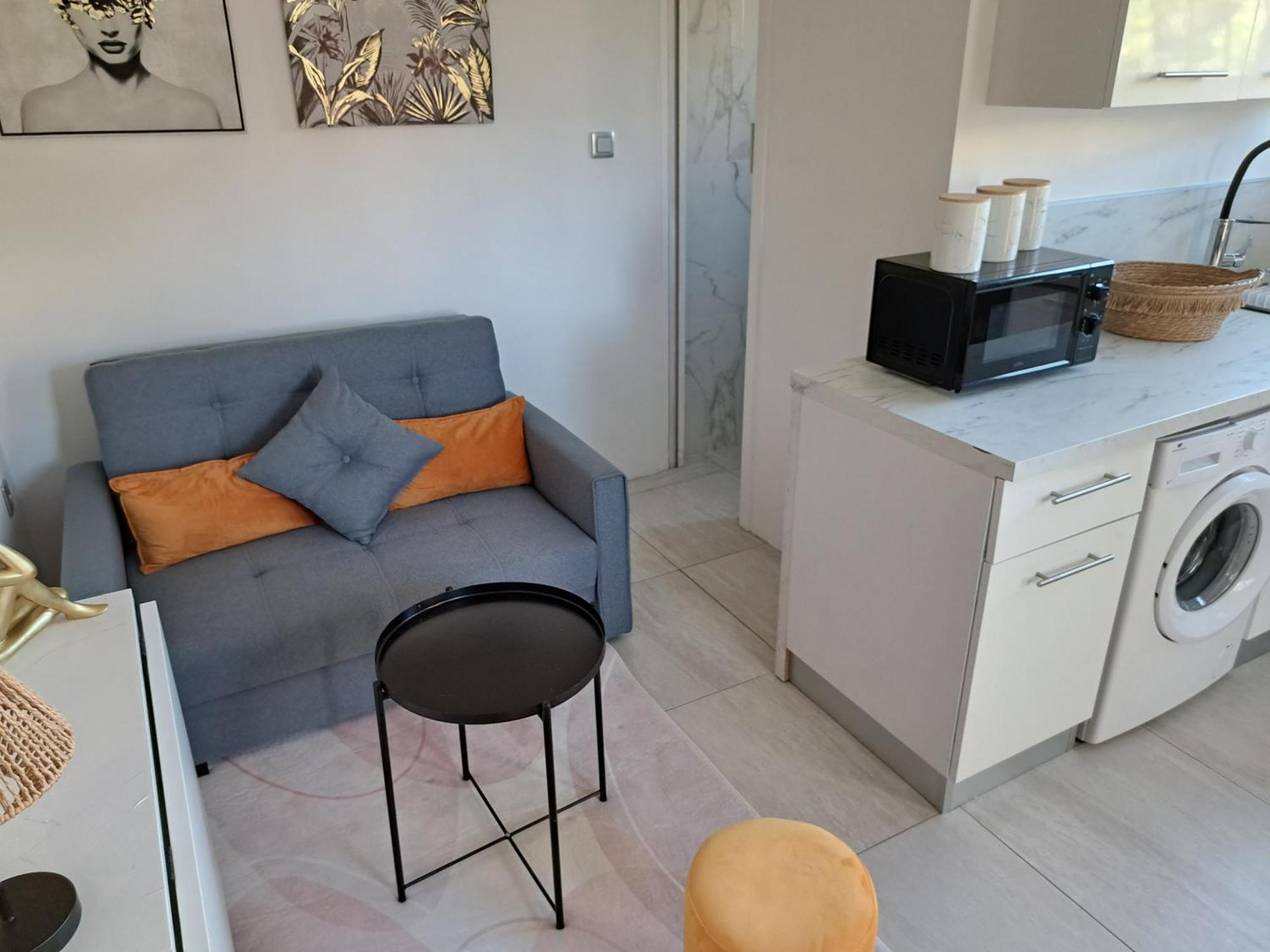 Seduisant Studio Avec Cour Privative La Crau Dış mekan fotoğraf