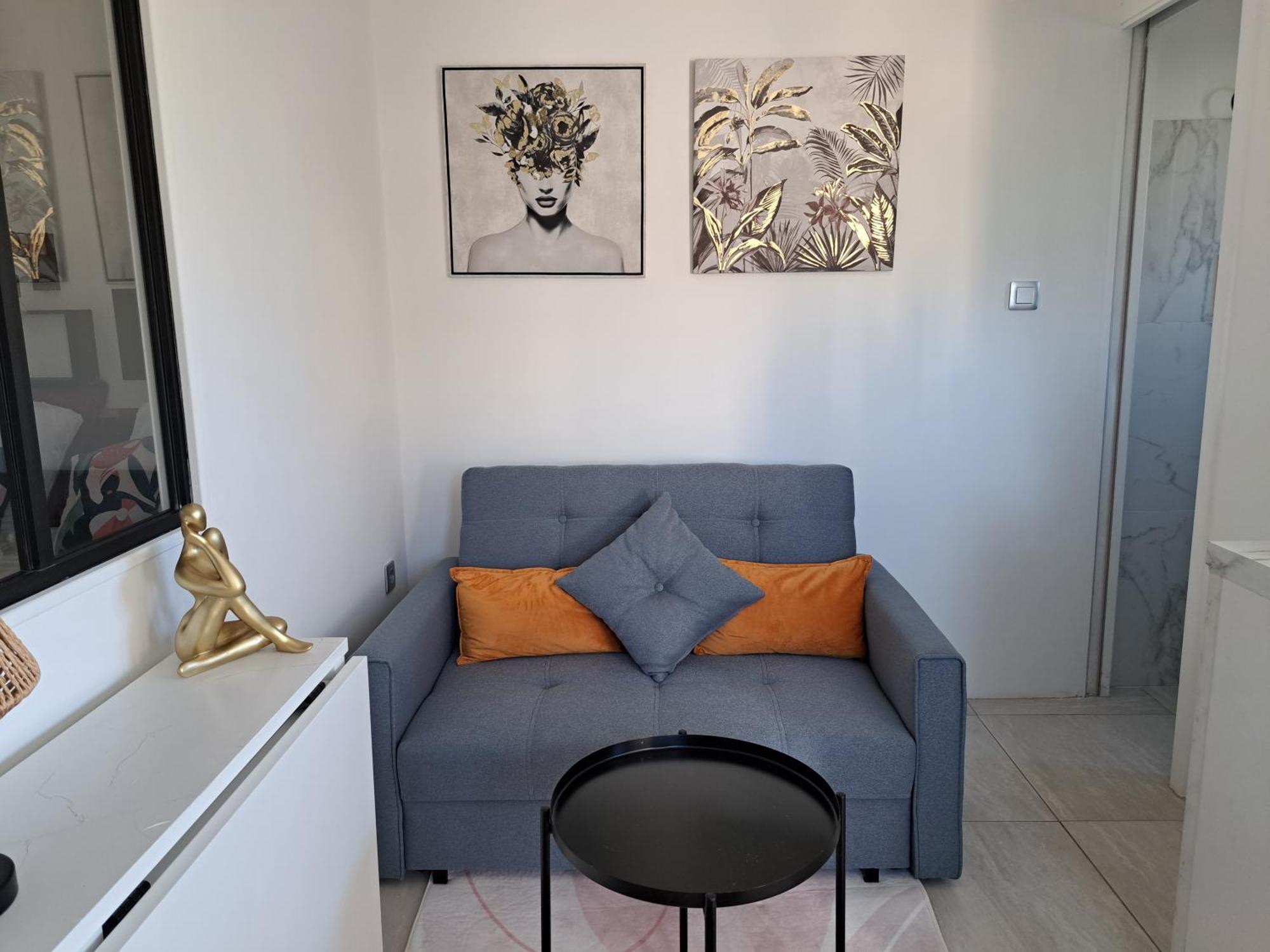 Seduisant Studio Avec Cour Privative La Crau Dış mekan fotoğraf